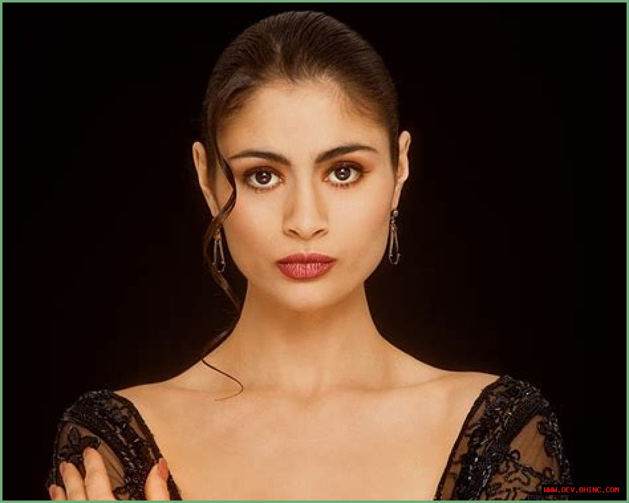 Charlotte Lewis- Wiki, Age, Height, Net Worth, Boyfriend, Ethnicity