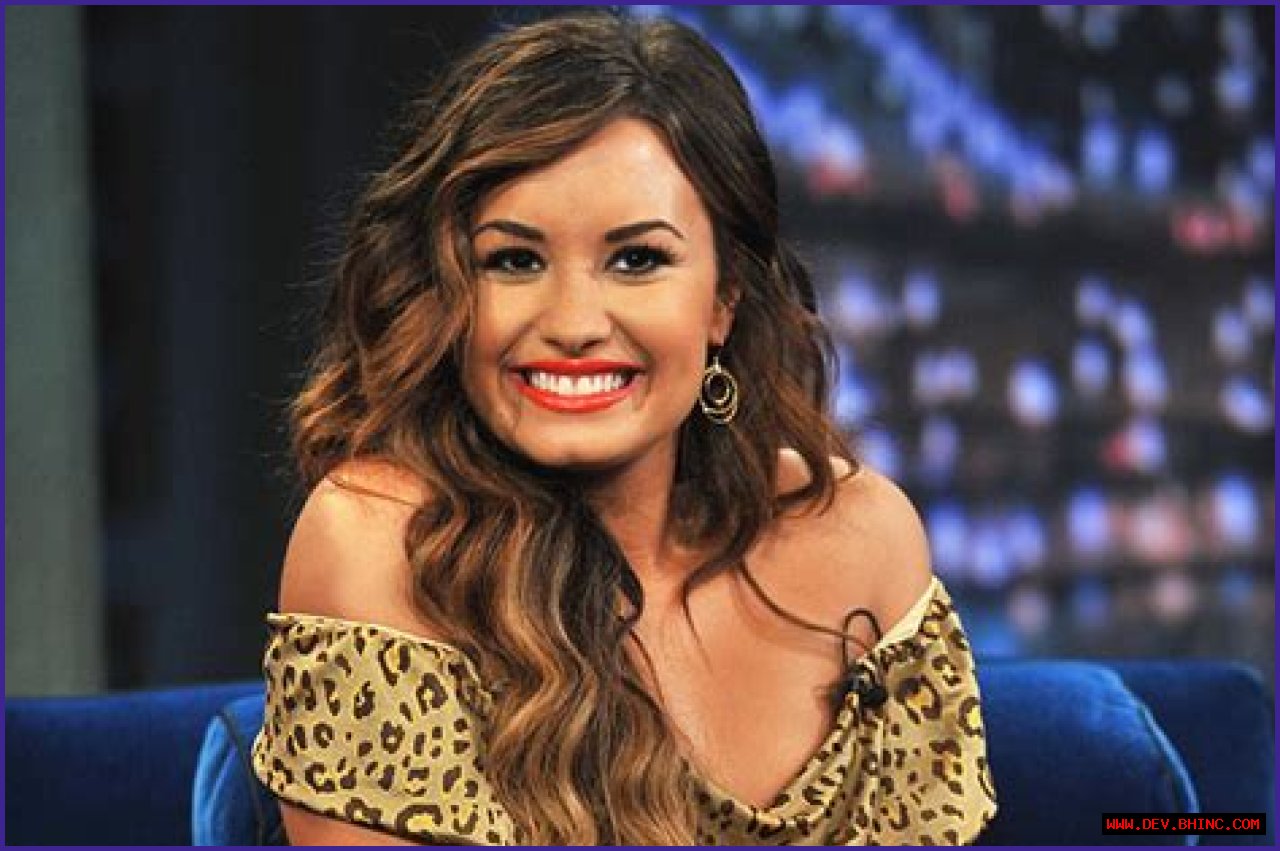 Demi Lovato Might Not Speak Spanish — But She Can Sing It!