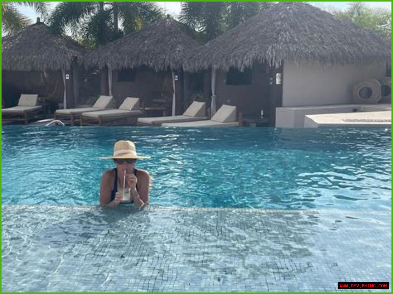 Erin Andrews Loves the Beach! See Sportscaster and Former ‘DWTS’ Cohost’s Best Bikini Pictures