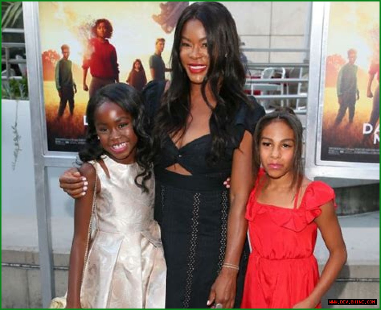 GOLDEN BROOKS ATTENDS ‘THE DARKEST MINDS’ PREMIERE WITH HER DAUGHTER AND FRIEND