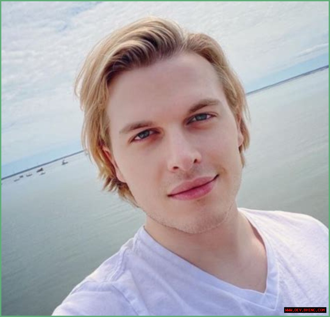 Ronan Farrow Net Worth